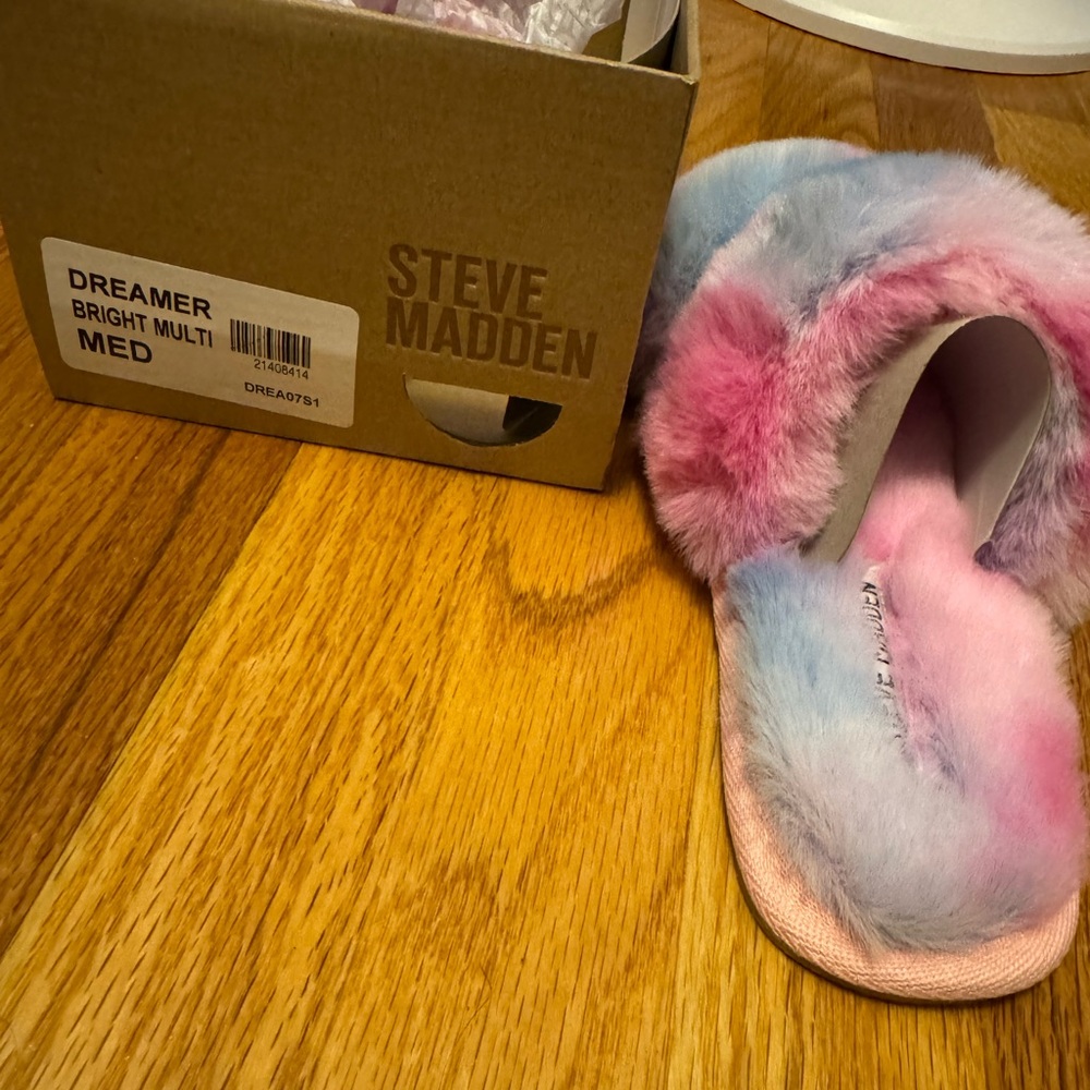 Steve Madden slippers